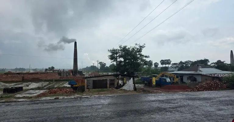 ফেনীর একটি ইটভাটা